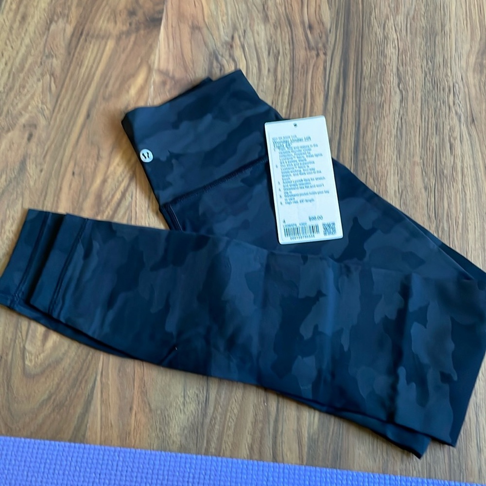 Lululemon Wunder under HR tight